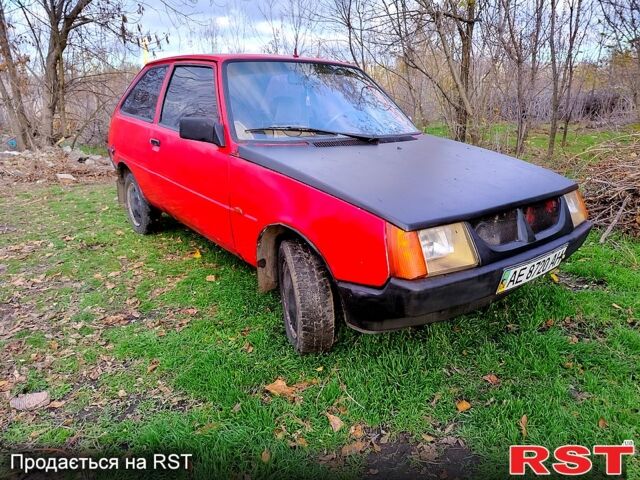 Красный ЗАЗ Таврия, объемом двигателя 1.1 л и пробегом 240 тыс. км за 390 $, фото 5 на Automoto.ua