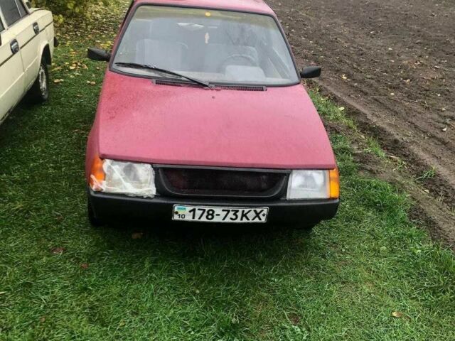 Красный ЗАЗ Таврия, объемом двигателя 1 л и пробегом 100 тыс. км за 288 $, фото 1 на Automoto.ua