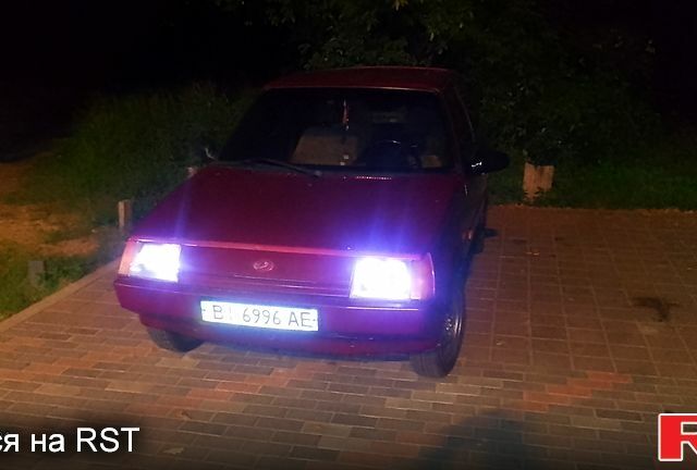 Красный ЗАЗ Таврия, объемом двигателя 1.2 л и пробегом 50 тыс. км за 600 $, фото 6 на Automoto.ua