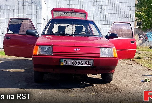 Красный ЗАЗ Таврия, объемом двигателя 1.2 л и пробегом 50 тыс. км за 600 $, фото 5 на Automoto.ua
