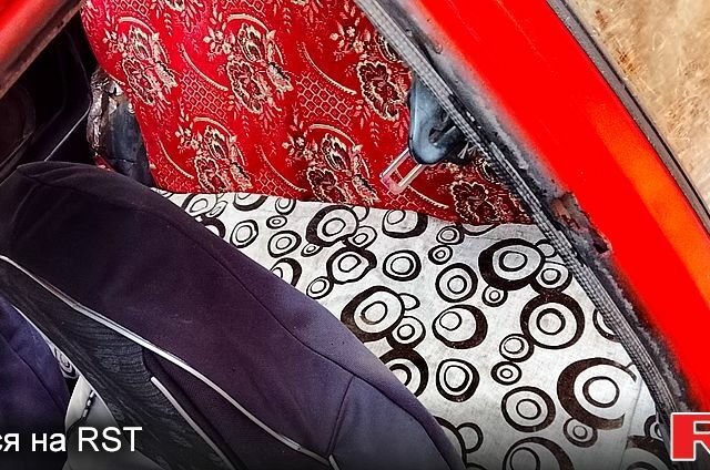 Червоний ЗАЗ Таврія, об'ємом двигуна 1.3 л та пробігом 200 тис. км за 360 $, фото 5 на Automoto.ua