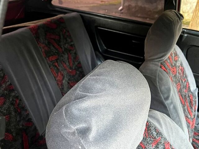 Красный ЗАЗ Таврия, объемом двигателя 1.2 л и пробегом 122 тыс. км за 450 $, фото 6 на Automoto.ua