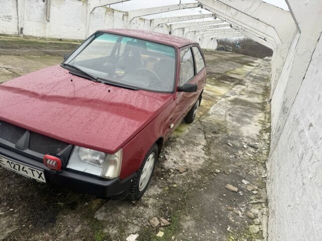 Красный ЗАЗ Таврия, объемом двигателя 1.1 л и пробегом 90 тыс. км за 1100 $, фото 4 на Automoto.ua
