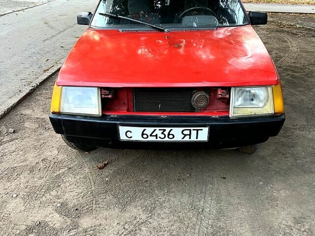 Красный ЗАЗ Таврия, объемом двигателя 1.2 л и пробегом 122 тыс. км за 450 $, фото 3 на Automoto.ua