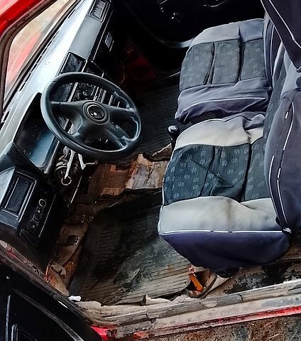 Червоний ЗАЗ Таврія, об'ємом двигуна 1.3 л та пробігом 200 тис. км за 360 $, фото 4 на Automoto.ua