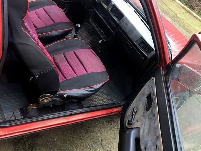 Красный ЗАЗ Таврия, объемом двигателя 1.1 л и пробегом 0 тыс. км за 500 $, фото 9 на Automoto.ua