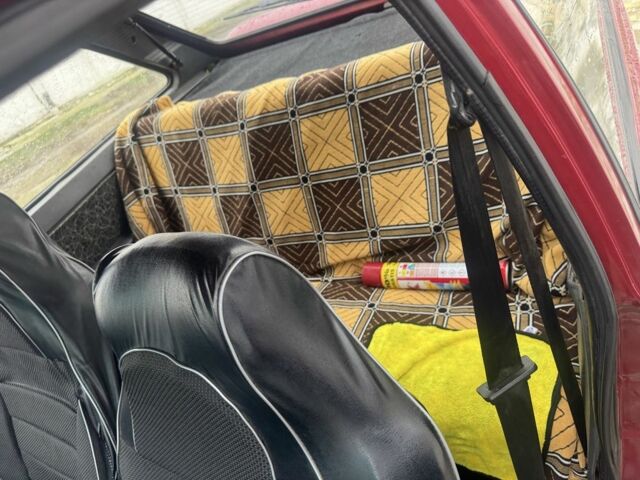 Красный ЗАЗ Таврия, объемом двигателя 1.1 л и пробегом 90 тыс. км за 1100 $, фото 5 на Automoto.ua