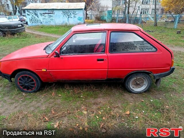Красный ЗАЗ Таврия, объемом двигателя 1.2 л и пробегом 250 тыс. км за 320 $, фото 4 на Automoto.ua