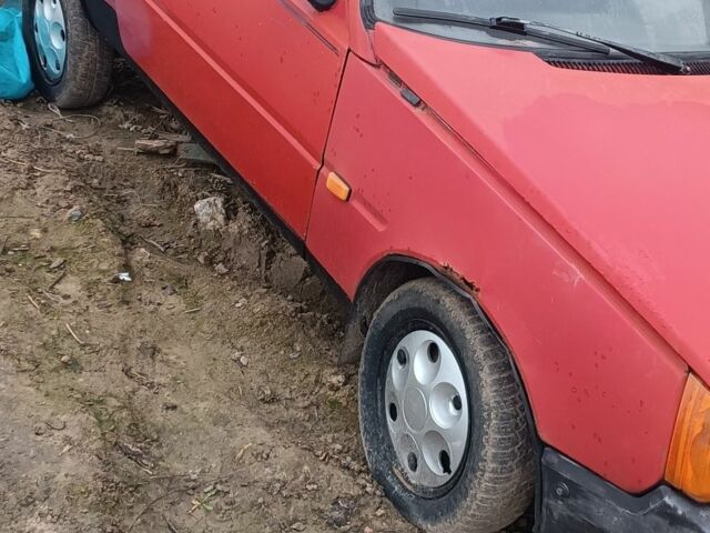 Красный ЗАЗ Таврия, объемом двигателя 1.2 л и пробегом 320 тыс. км за 450 $, фото 2 на Automoto.ua