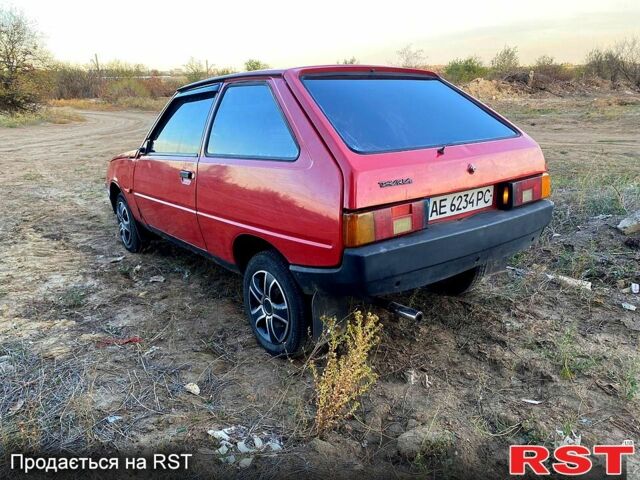 Красный ЗАЗ Таврия, объемом двигателя 1.1 л и пробегом 150 тыс. км за 450 $, фото 1 на Automoto.ua