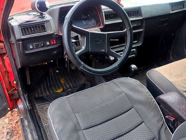 Красный ЗАЗ Таврия, объемом двигателя 1.1 л и пробегом 99 тыс. км за 600 $, фото 4 на Automoto.ua