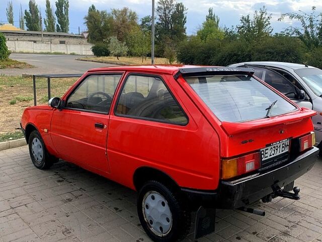 Красный ЗАЗ Таврия, объемом двигателя 1.1 л и пробегом 246 тыс. км за 800 $, фото 3 на Automoto.ua