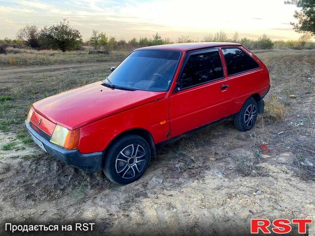 Красный ЗАЗ Таврия, объемом двигателя 1.1 л и пробегом 150 тыс. км за 450 $, фото 3 на Automoto.ua