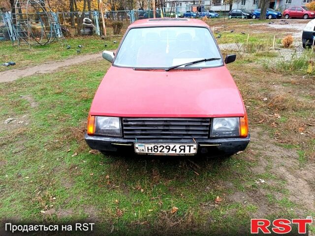 Красный ЗАЗ Таврия, объемом двигателя 1.2 л и пробегом 250 тыс. км за 320 $, фото 1 на Automoto.ua