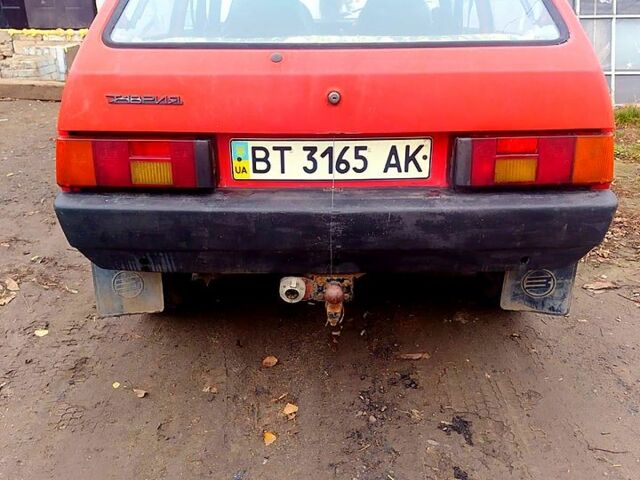 Красный ЗАЗ Таврия, объемом двигателя 1.1 л и пробегом 118 тыс. км за 800 $, фото 4 на Automoto.ua