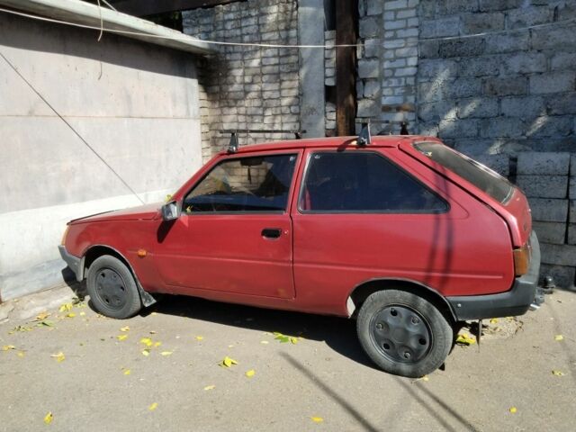 Красный ЗАЗ Таврия, объемом двигателя 1 л и пробегом 6 тыс. км за 594 $, фото 5 на Automoto.ua