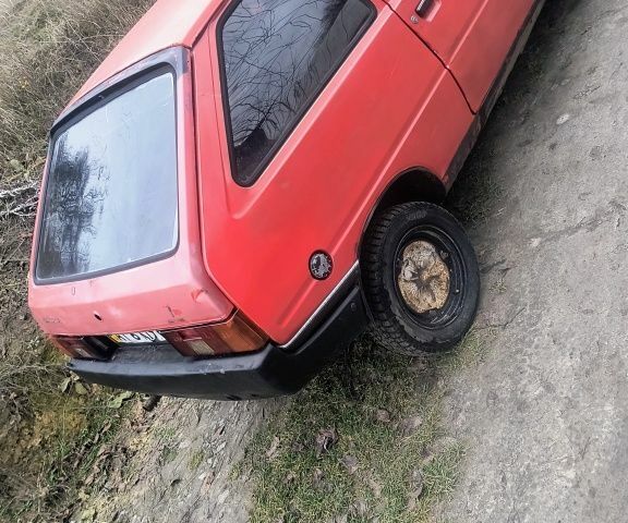 Червоний ЗАЗ Таврія, об'ємом двигуна 1.3 л та пробігом 300 тис. км за 333 $, фото 1 на Automoto.ua