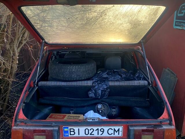 Червоний ЗАЗ Таврія, об'ємом двигуна 0.9 л та пробігом 199 тис. км за 350 $, фото 8 на Automoto.ua