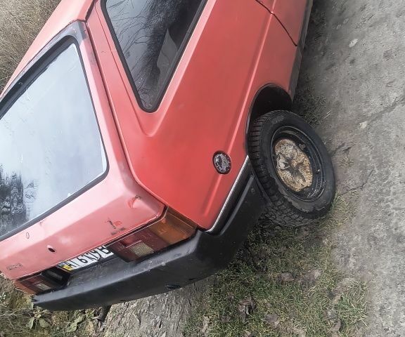 Червоний ЗАЗ Таврія, об'ємом двигуна 1.3 л та пробігом 300 тис. км за 333 $, фото 3 на Automoto.ua