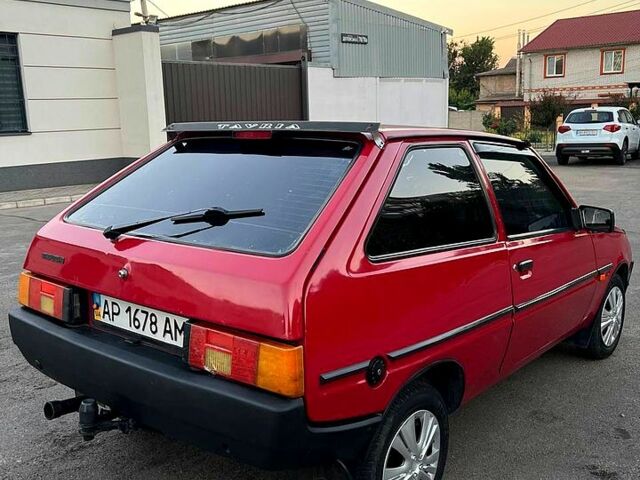 Красный ЗАЗ Таврия, объемом двигателя 1.1 л и пробегом 148 тыс. км за 680 $, фото 2 на Automoto.ua