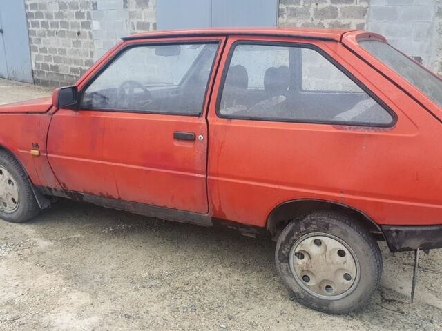 Красный ЗАЗ Таврия, объемом двигателя 1.2 л и пробегом 150 тыс. км за 450 $, фото 1 на Automoto.ua