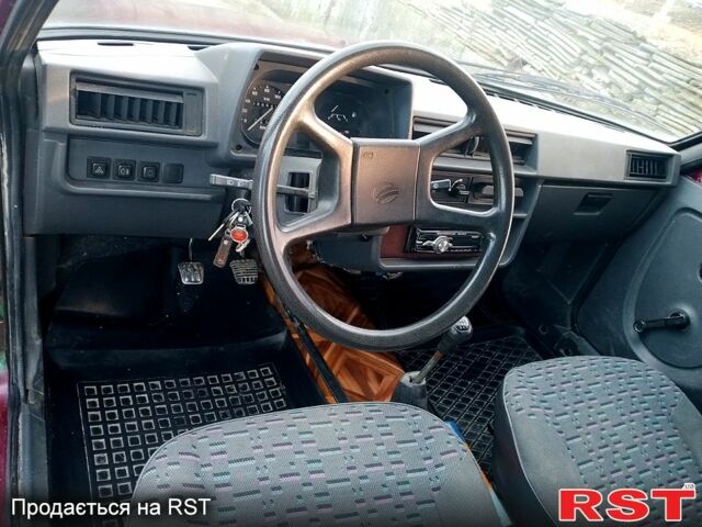 Красный ЗАЗ Таврия, объемом двигателя 11 л и пробегом 98 тыс. км за 1100 $, фото 3 на Automoto.ua