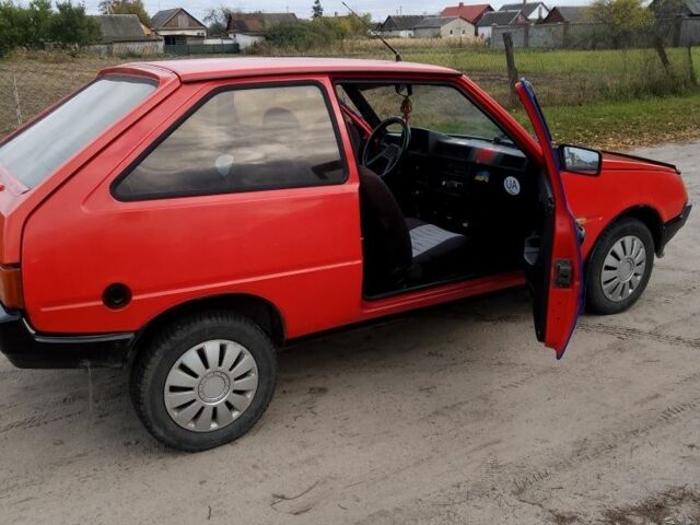 Красный ЗАЗ Таврия, объемом двигателя 1.2 л и пробегом 43 тыс. км за 800 $, фото 4 на Automoto.ua