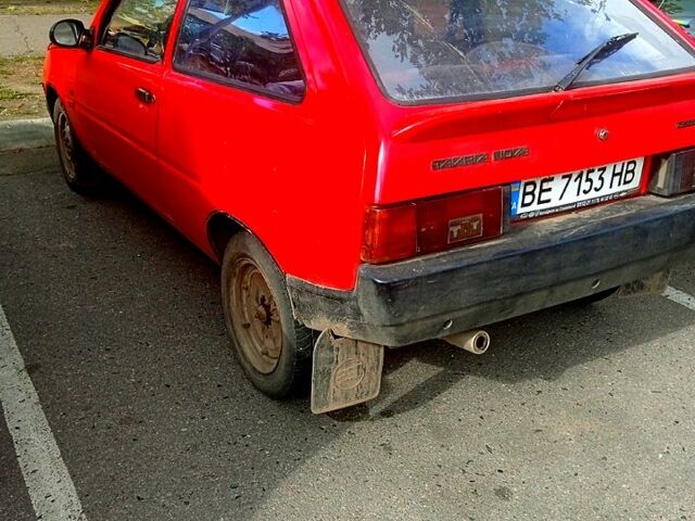 Красный ЗАЗ Таврия, объемом двигателя 1.1 л и пробегом 260 тыс. км за 900 $, фото 1 на Automoto.ua