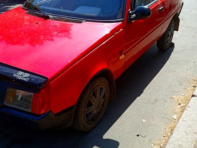 Красный ЗАЗ Таврия, объемом двигателя 1.1 л и пробегом 260 тыс. км за 900 $, фото 2 на Automoto.ua