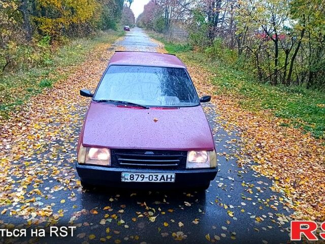 Красный ЗАЗ Таврия, объемом двигателя 1.1 л и пробегом 270 тыс. км за 540 $, фото 6 на Automoto.ua