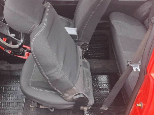 Красный ЗАЗ Таврия, объемом двигателя 1.2 л и пробегом 340 тыс. км за 750 $, фото 15 на Automoto.ua