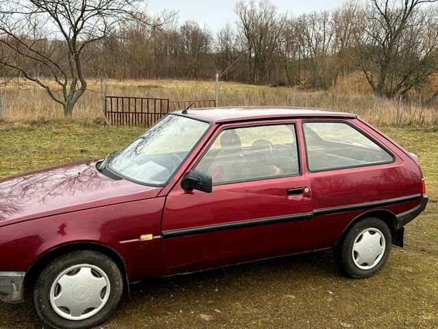 Червоний ЗАЗ Таврія, об'ємом двигуна 1.1 л та пробігом 200 тис. км за 950 $, фото 1 на Automoto.ua