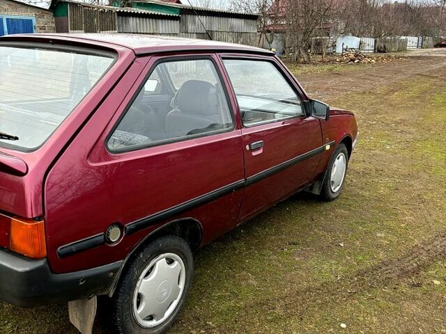 Червоний ЗАЗ Таврія, об'ємом двигуна 1.1 л та пробігом 200 тис. км за 950 $, фото 2 на Automoto.ua