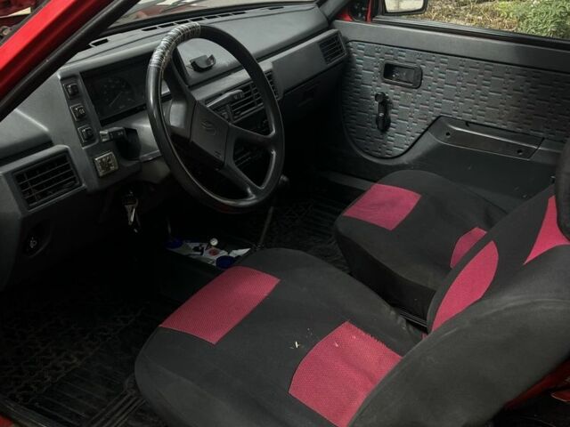 Красный ЗАЗ Таврия, объемом двигателя 0 л и пробегом 150 тыс. км за 1000 $, фото 5 на Automoto.ua