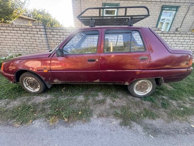 Красный ЗАЗ Таврия, объемом двигателя 1.2 л и пробегом 119 тыс. км за 700 $, фото 3 на Automoto.ua