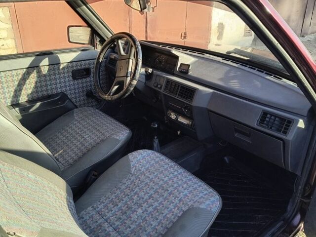 Красный ЗАЗ Таврия, объемом двигателя 1.2 л и пробегом 150 тыс. км за 1200 $, фото 5 на Automoto.ua