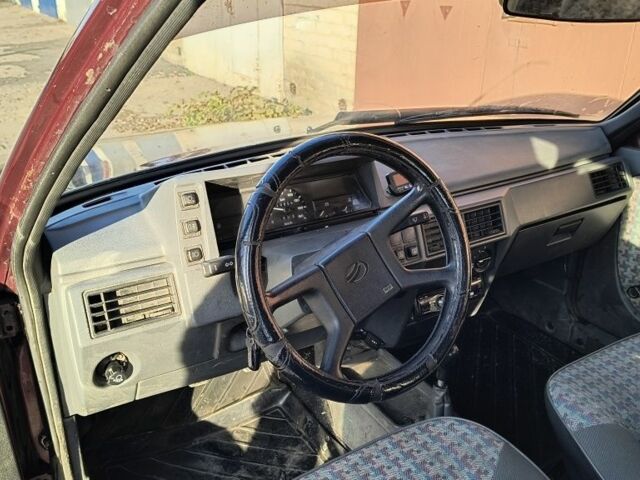 Красный ЗАЗ Таврия, объемом двигателя 1.2 л и пробегом 150 тыс. км за 1200 $, фото 7 на Automoto.ua