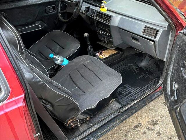 Красный ЗАЗ Таврия, объемом двигателя 1.1 л и пробегом 160 тыс. км за 850 $, фото 3 на Automoto.ua