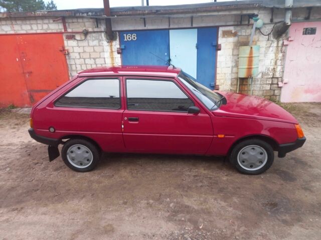 Червоний ЗАЗ Таврія, об'ємом двигуна 1.1 л та пробігом 72 тис. км за 1400 $, фото 2 на Automoto.ua