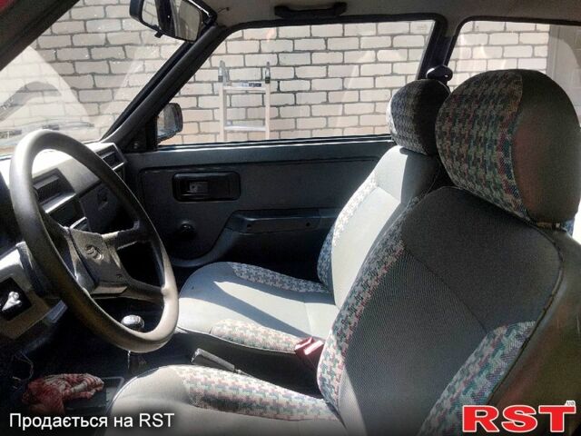 Красный ЗАЗ Таврия, объемом двигателя 1.1 л и пробегом 150 тыс. км за 800 $, фото 5 на Automoto.ua