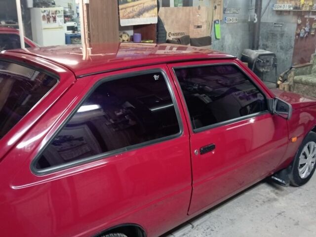 Красный ЗАЗ Таврия, объемом двигателя 1.1 л и пробегом 40 тыс. км за 1200 $, фото 3 на Automoto.ua