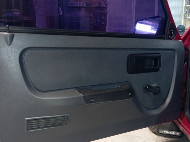 Красный ЗАЗ Таврия, объемом двигателя 1.1 л и пробегом 40 тыс. км за 1200 $, фото 9 на Automoto.ua