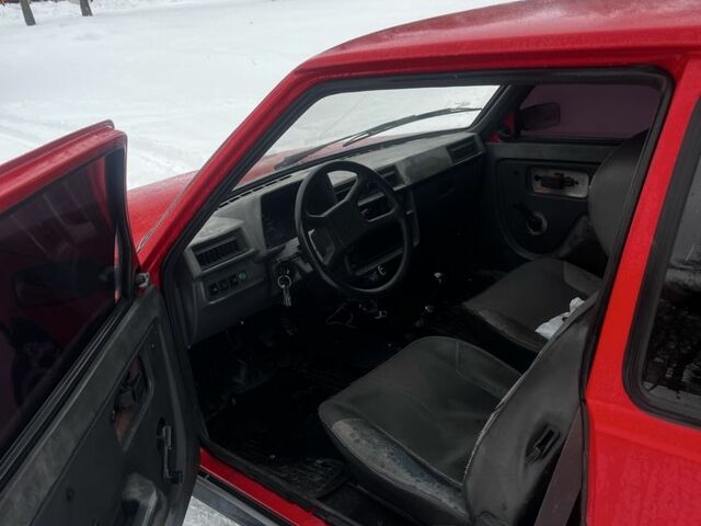 Красный ЗАЗ Таврия, объемом двигателя 1.2 л и пробегом 430 тыс. км за 800 $, фото 7 на Automoto.ua