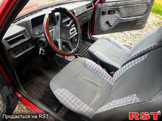 Красный ЗАЗ Таврия, объемом двигателя 1.2 л и пробегом 317 тыс. км за 950 $, фото 4 на Automoto.ua