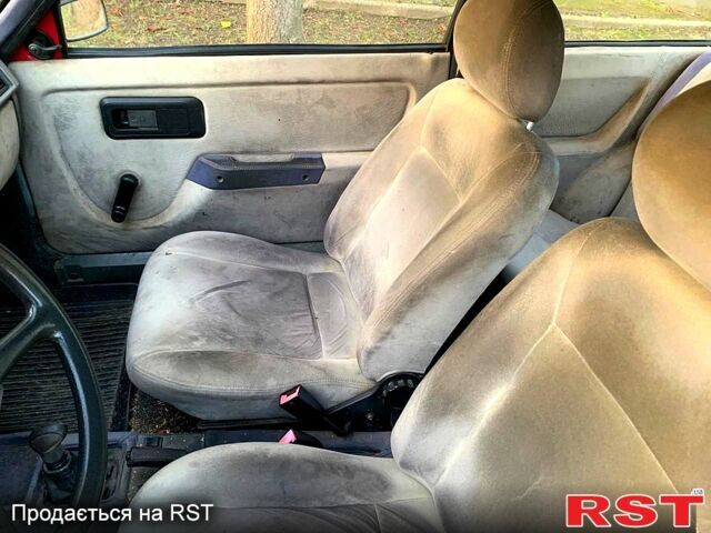 Красный ЗАЗ Таврия, объемом двигателя 1.1 л и пробегом 200 тыс. км за 510 $, фото 5 на Automoto.ua