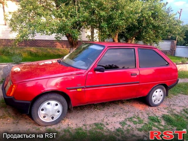 Красный ЗАЗ Таврия, объемом двигателя 1.2 л и пробегом 180 тыс. км за 430 $, фото 2 на Automoto.ua