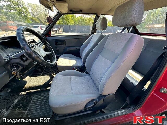 Красный ЗАЗ Таврия, объемом двигателя 1.1 л и пробегом 203 тыс. км за 750 $, фото 3 на Automoto.ua