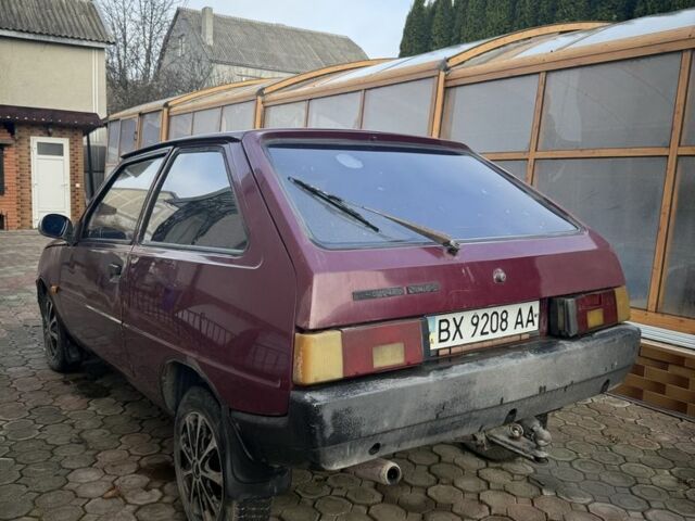 Красный ЗАЗ Таврия, объемом двигателя 1.1 л и пробегом 160 тыс. км за 952 $, фото 3 на Automoto.ua