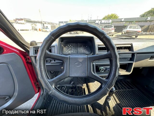 Красный ЗАЗ Таврия, объемом двигателя 1.1 л и пробегом 203 тыс. км за 750 $, фото 4 на Automoto.ua