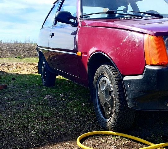 Красный ЗАЗ Таврия, объемом двигателя 1.1 л и пробегом 342 тыс. км за 720 $, фото 1 на Automoto.ua